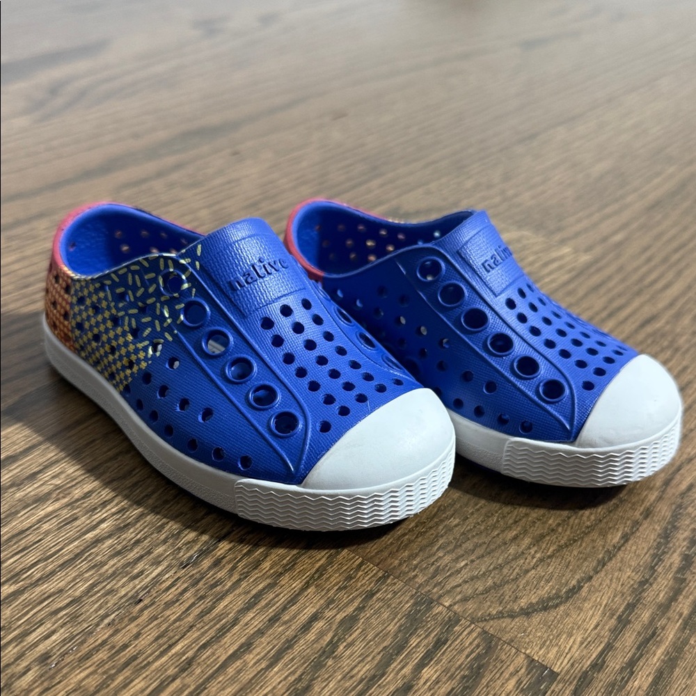 Native Kids Vibrant Blue Water Shoes